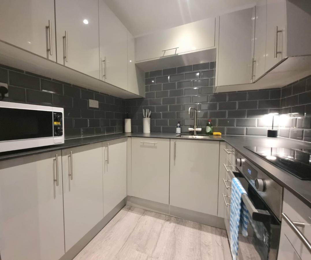 Stylish Converted Ground Floor Studio - ロンドン エクステリア 写真